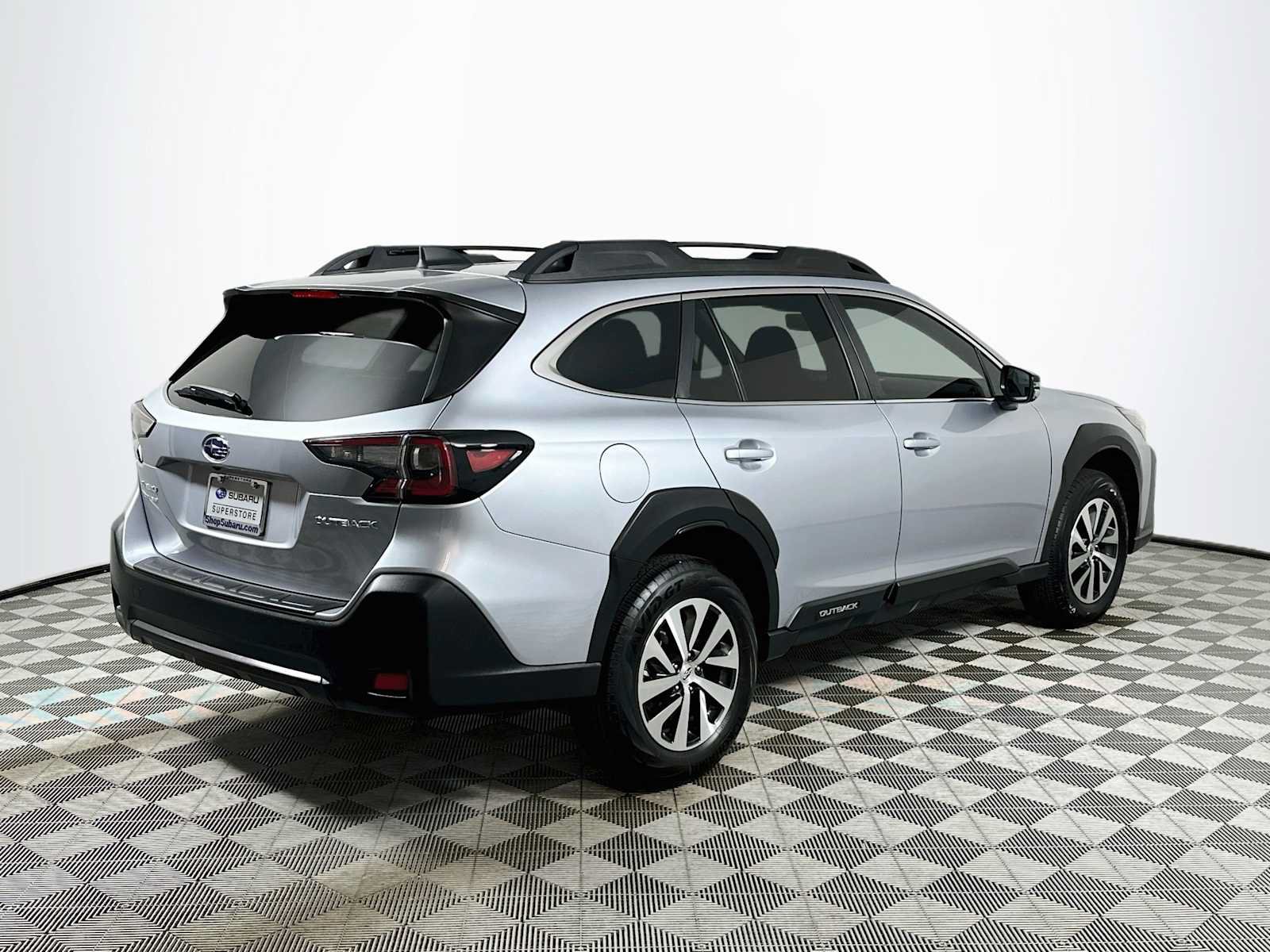 Certified 2025 Subaru Outback Premium AWD/4WD image 7