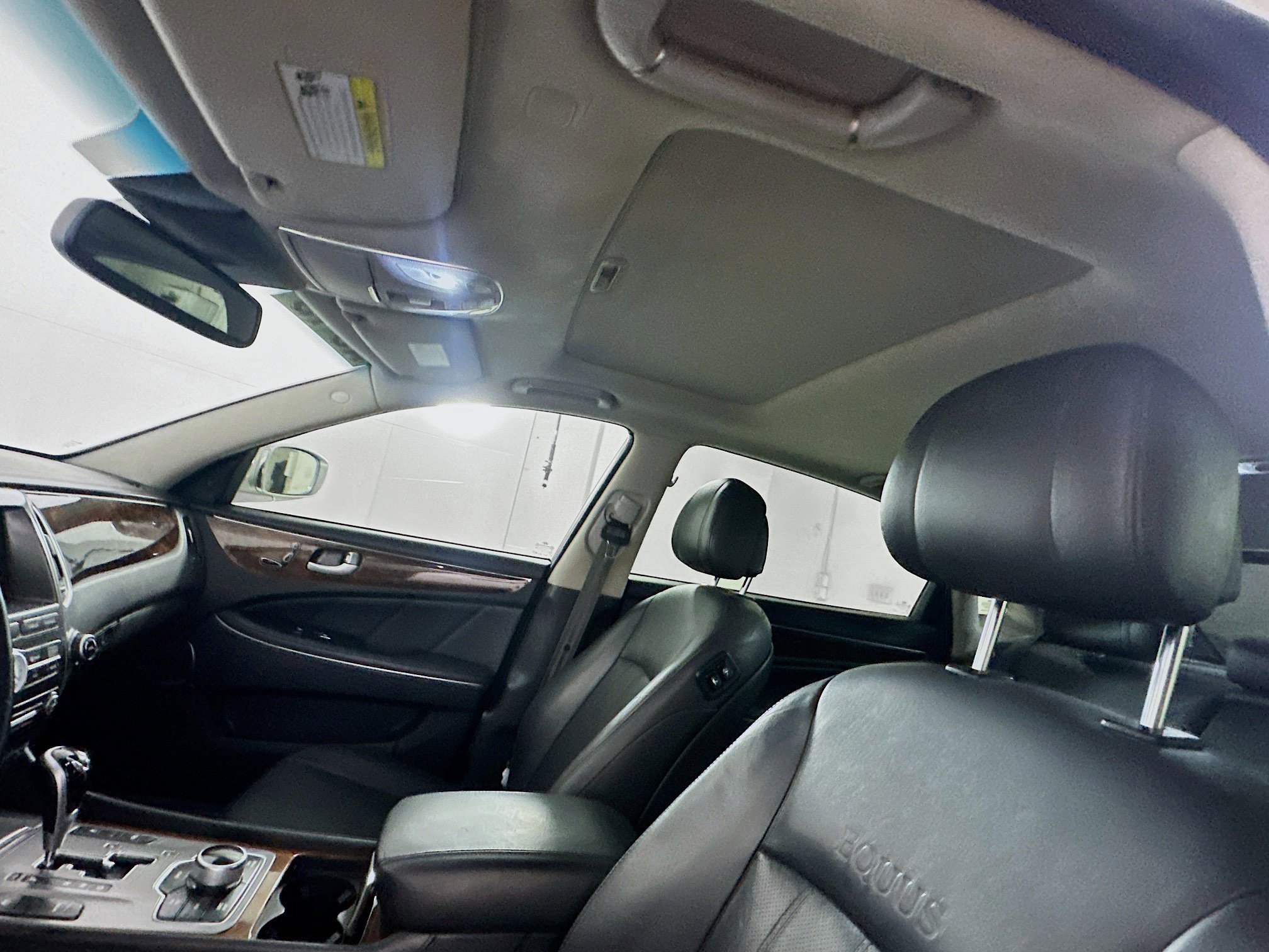Used 2012 Hyundai Equus Signature RWD image 25