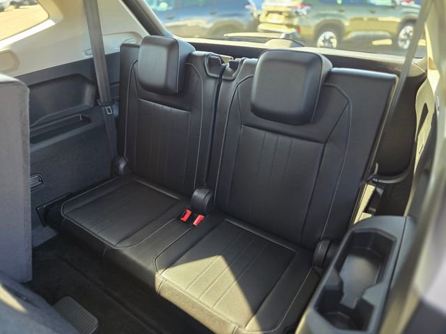 Used 2024 Volkswagen Tiguan Wolfsburg Edition image 18