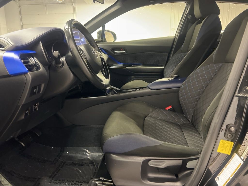 Used 2020 Toyota C-HR XLE image 7