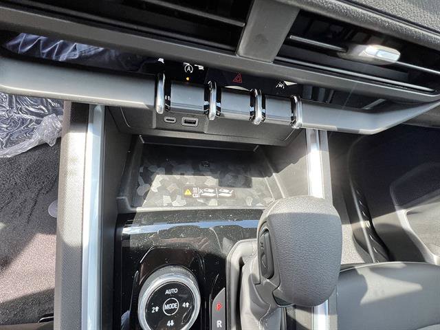 New 2026 Chevrolet Colorado Trail Boss AWD/4WD image 15
