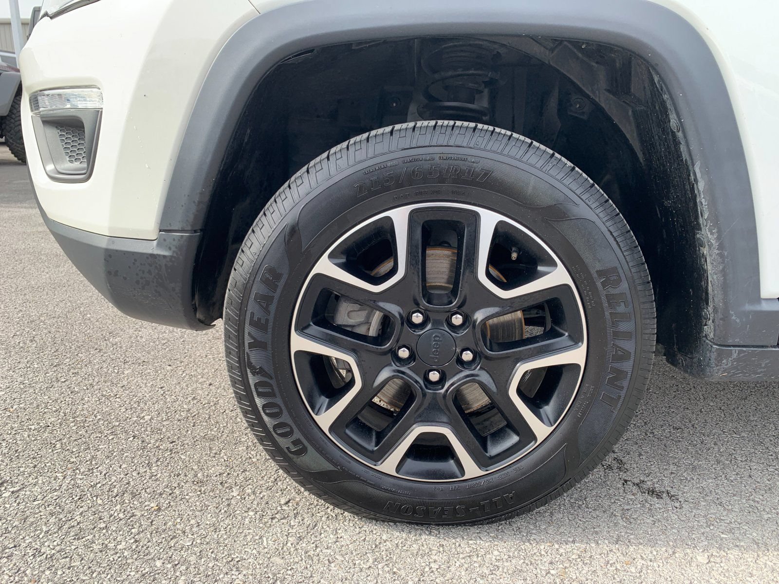 Used 2021 Jeep Compass Trailhawk AWD/4WD image 31