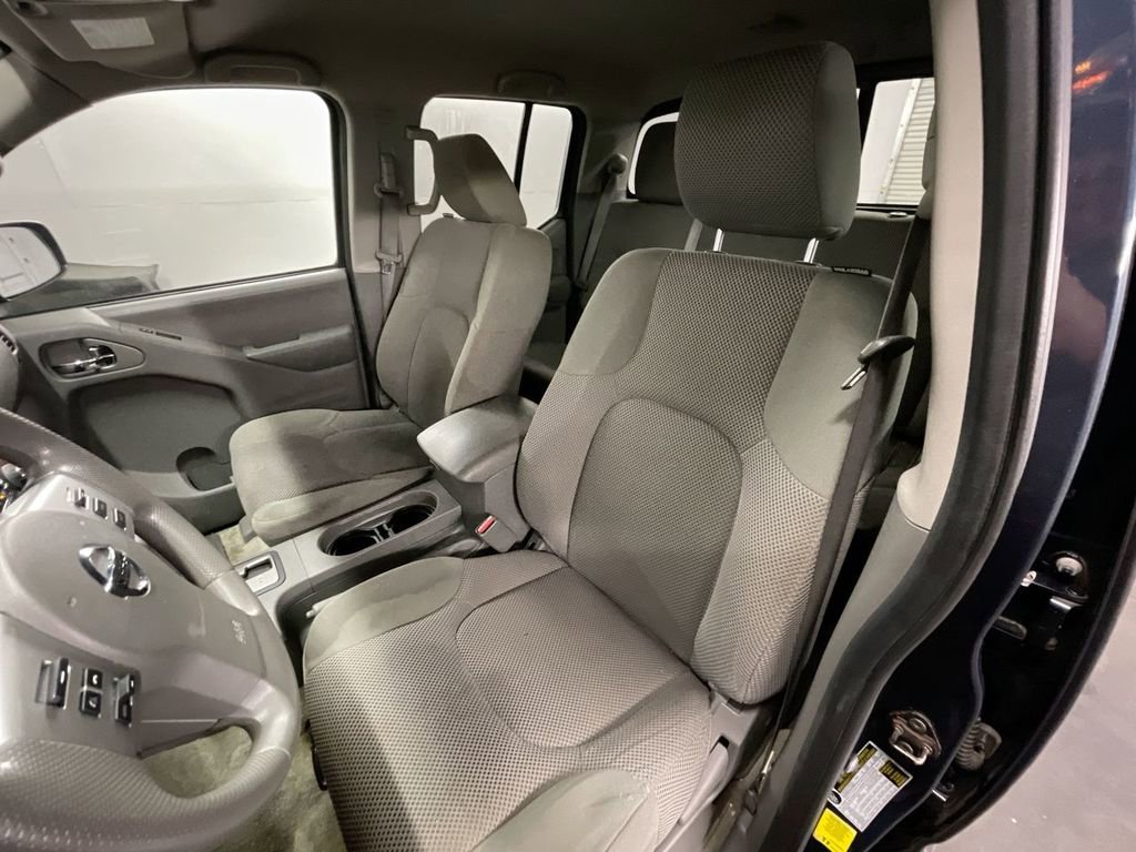 Used 2015 Nissan Frontier SV w/ SV Value Truck Package image 17