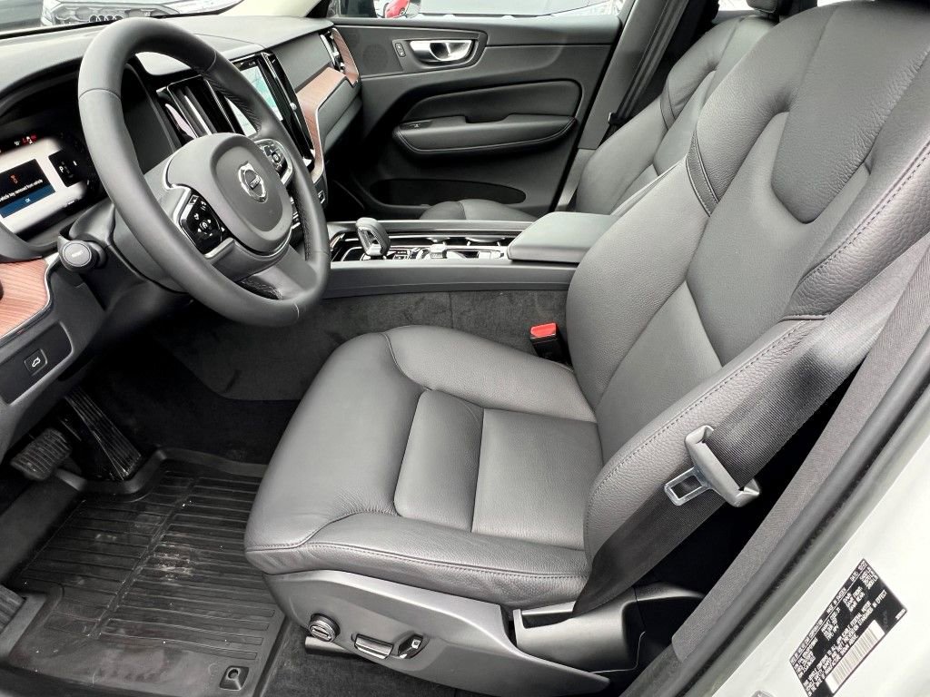 Certified 2023 Volvo XC60 B5 Plus w/ Climate Package image 3