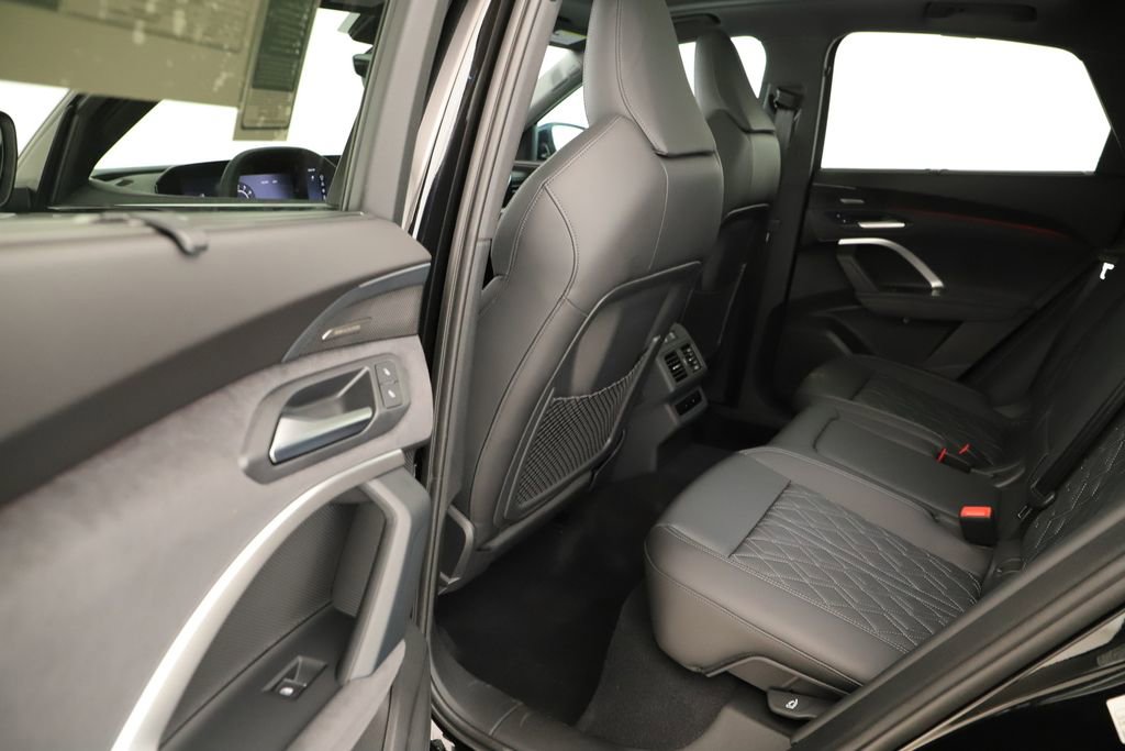 New 2026 Audi SQ5 Premium Plus image 32