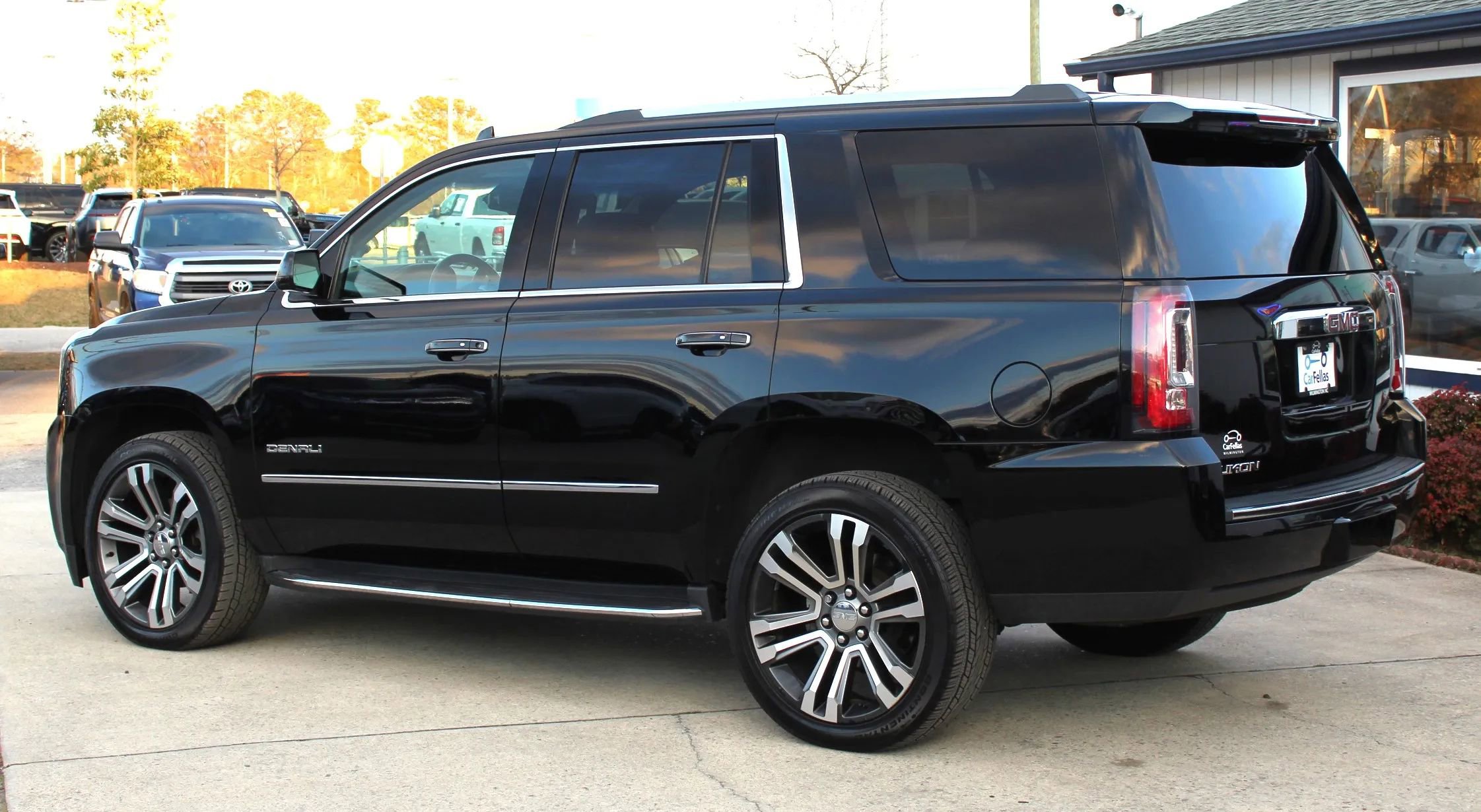 Used 2017 GMC Yukon Denali w/ Open Road Package image 3