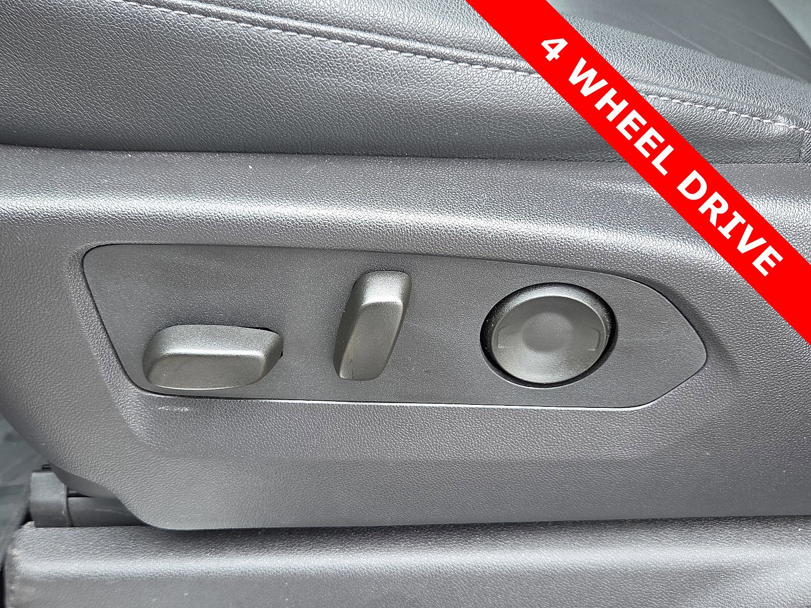 Used 2024 Chevrolet Silverado 1500 LT Trail Boss w/ LT Trail Boss Premium Package image 14