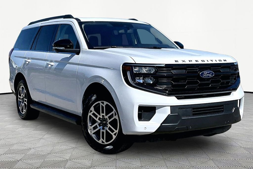 Certified 2025 Ford Expedition Active AWD/4WD image 12