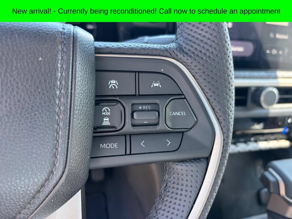 Used 2025 Toyota Tacoma Limited AWD/4WD image 17