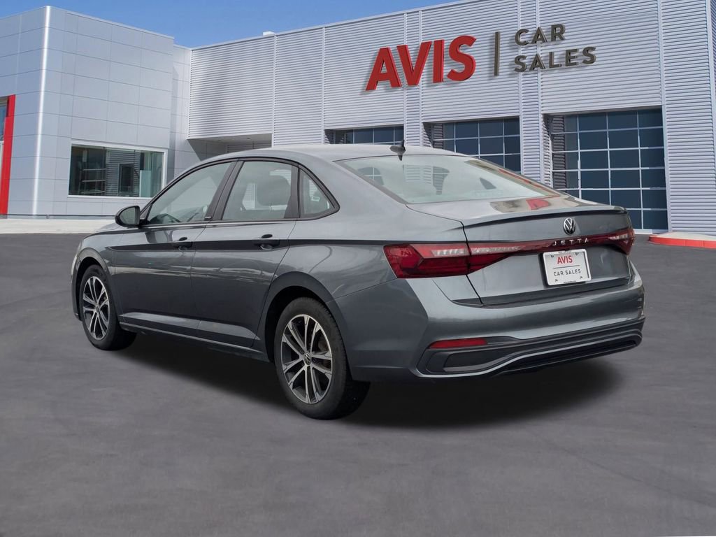 Used 2025 Volkswagen Jetta Sport image 3