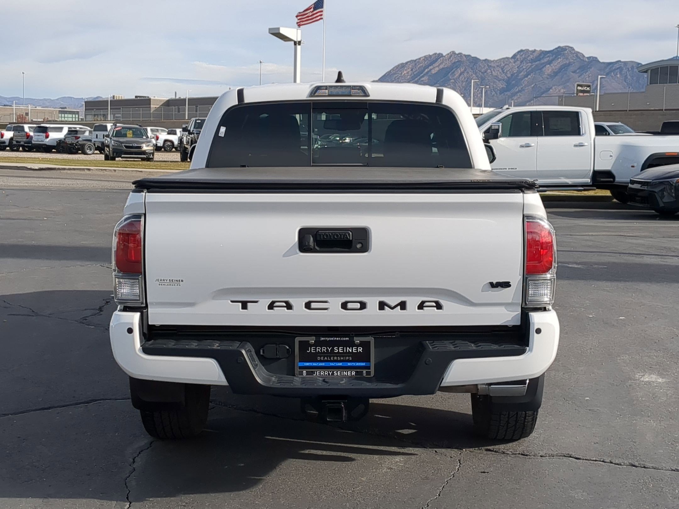 Used 2022 Toyota Tacoma TRD Sport image 5