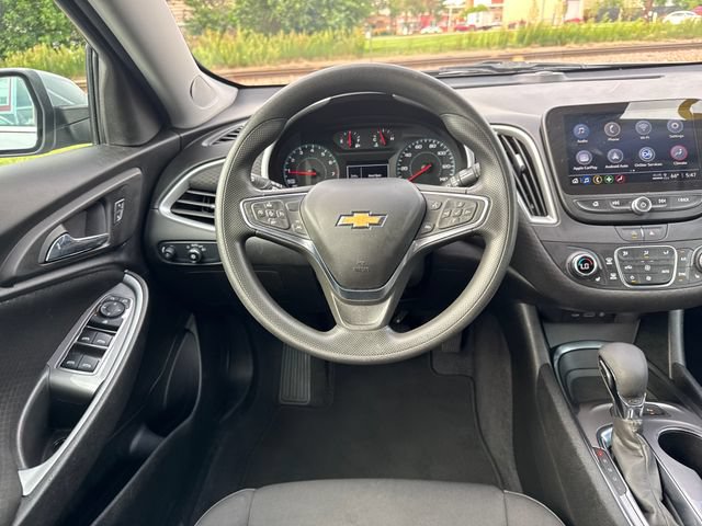 Used 2025 Chevrolet Malibu LT FWD image 13