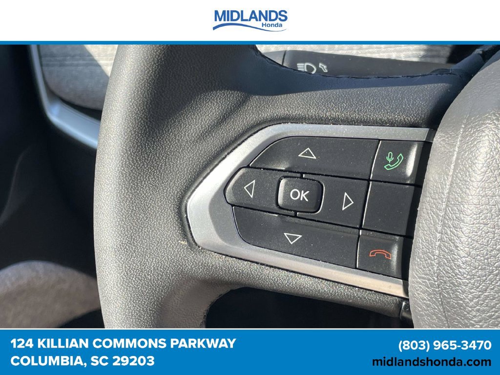 Used 2025 Jeep Compass Latitude w/ Sun & Sound Group AWD/4WD image 22