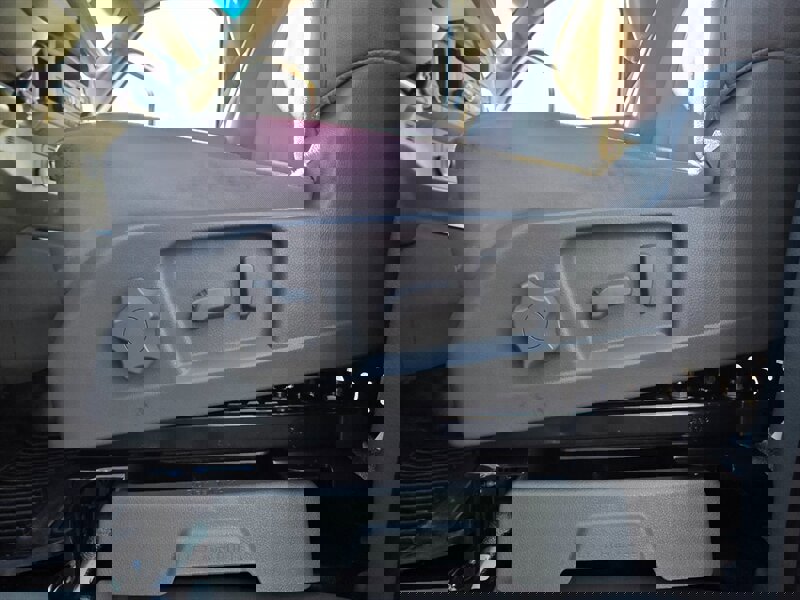 Used 2018 Nissan NV 3500 SL w/ Navigation Package image 33