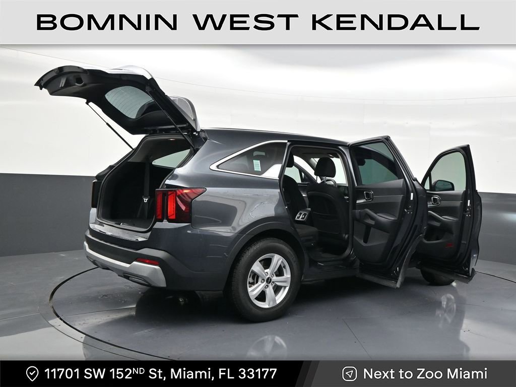 Used 2024 Kia Sorento LX image 28