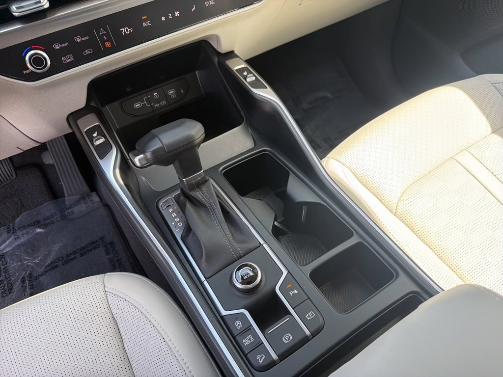 Certified 2025 Kia Sorento EX w/ Panoramic Sunroof Package FWD image 18