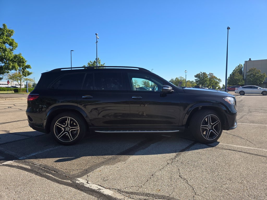 Used 2024 Mercedes-Benz GLS 450 4MATIC image 17