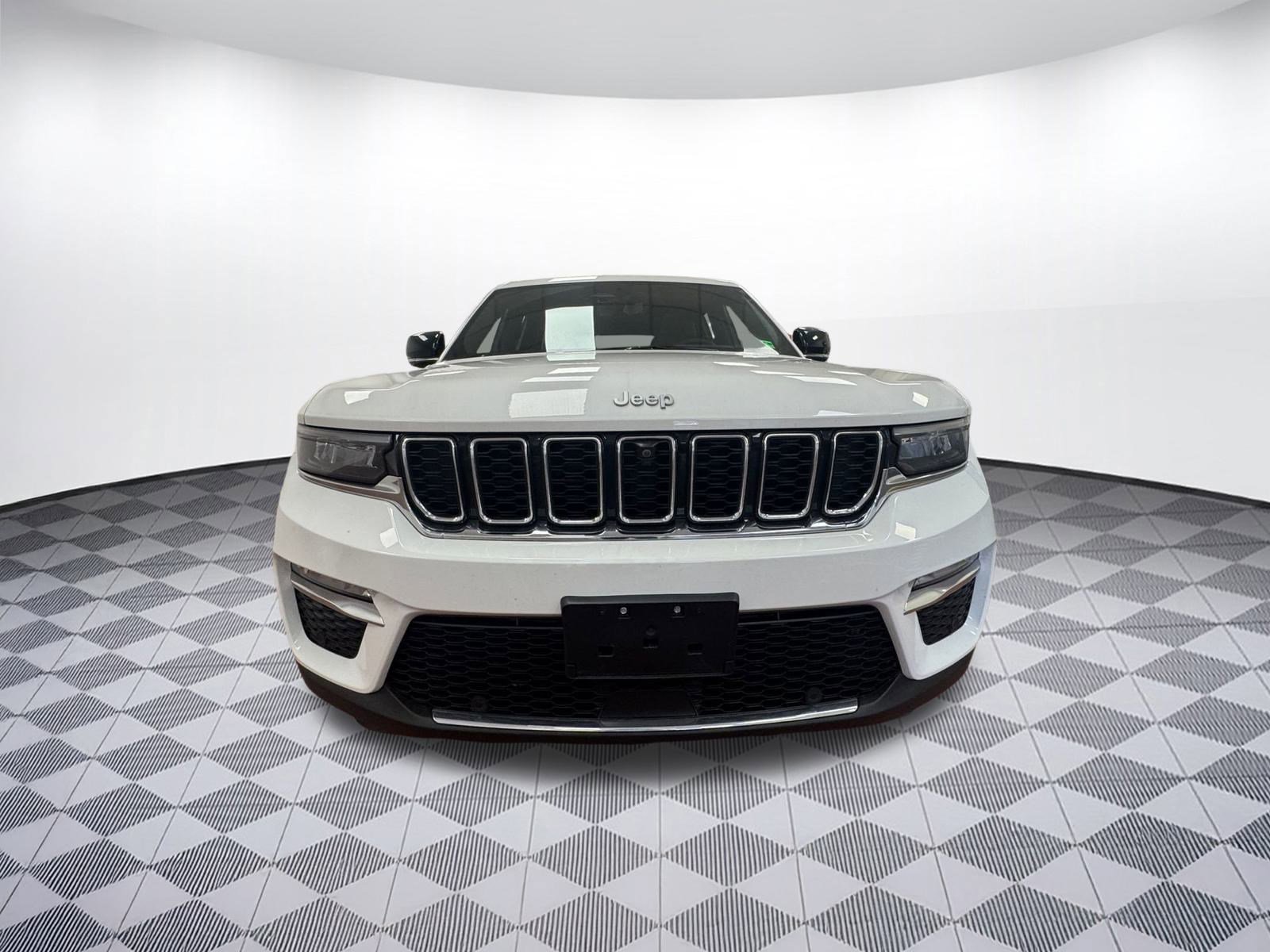 Used 2025 Jeep Grand Cherokee Limited w/ Luxury Tech Group II image 5