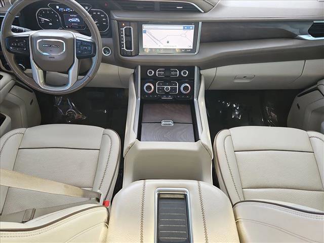 Used 2021 GMC Yukon Denali w/ Denali Premium Package image 19