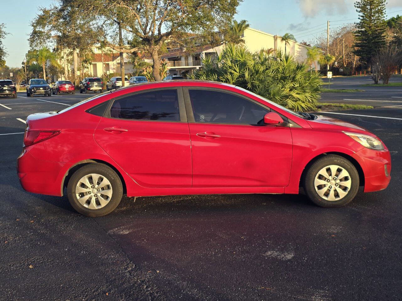 Used 2017 Hyundai Accent SE FWD image 4