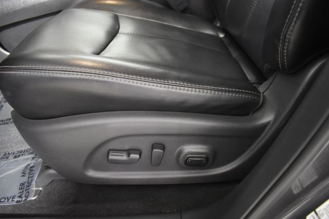 Used 2015 Nissan Pathfinder SL AWD/4WD image 12