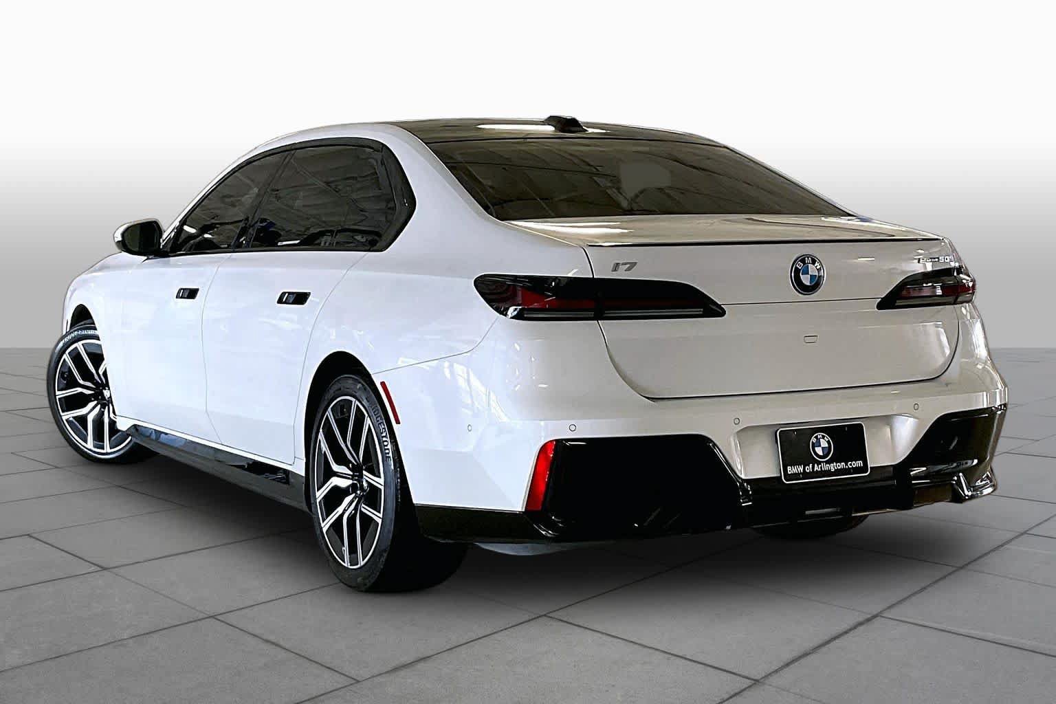 Used 2024 BMW i7 eDrive50 w/ M Sport Package RWD image 11