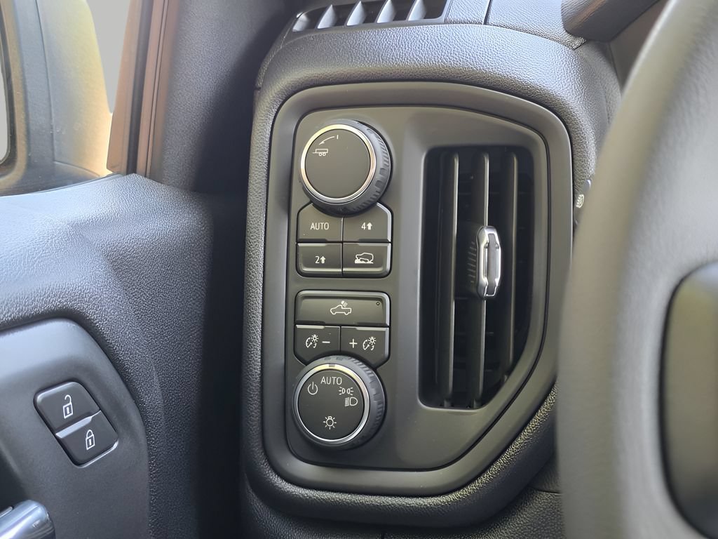 New 2026 Chevrolet Silverado 1500 Custom w/ Turbomax Blackout Package AWD/4WD image 19