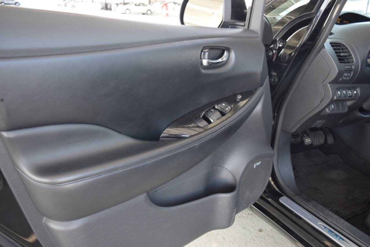 Used 2015 Nissan Leaf SL w/ Premium Package image 13