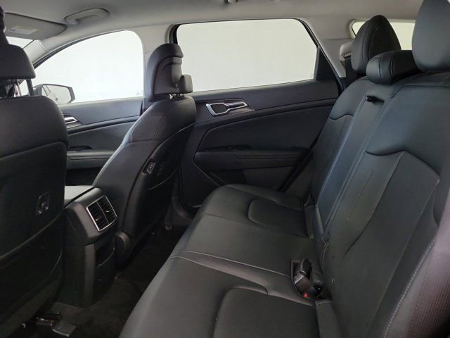Used 2023 Kia Sportage EX AWD/4WD image 12