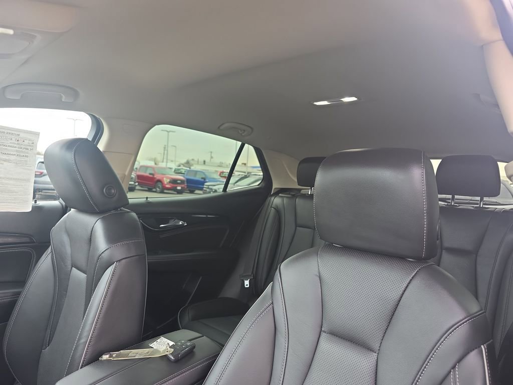 Used 2023 Buick Envision Essence image 17
