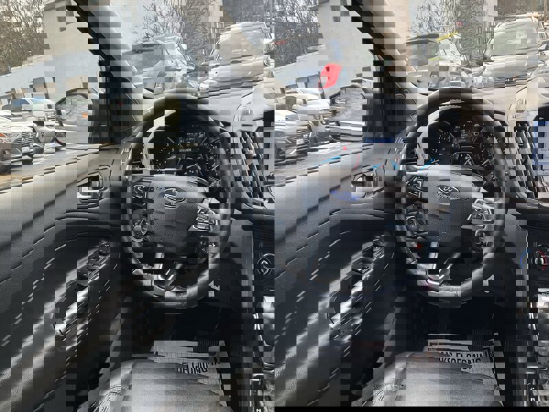 Used 2018 Ford Escape SEL image 15