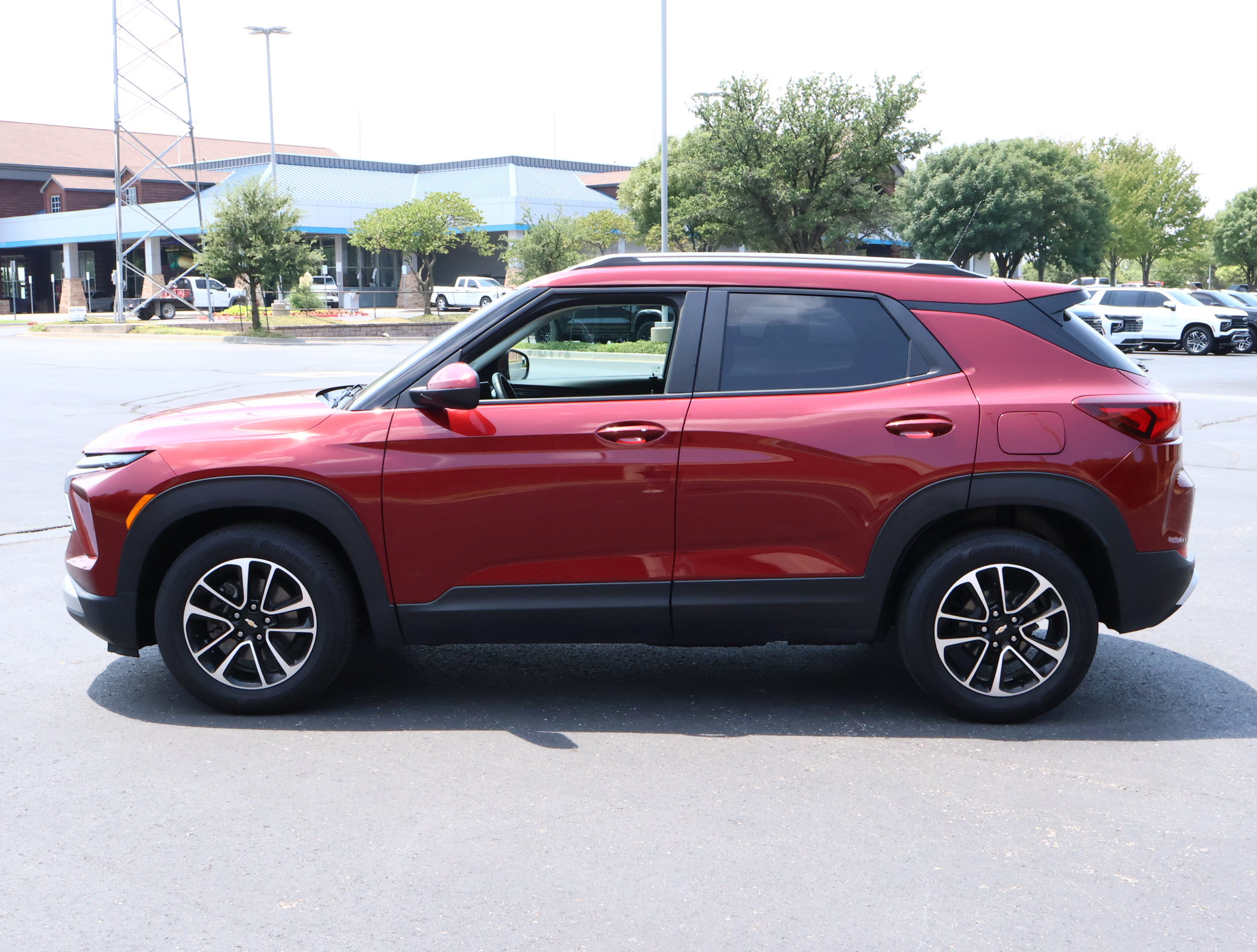 Used 2024 Chevrolet TrailBlazer LT w/ LT Cold Weather Package FWD image 28