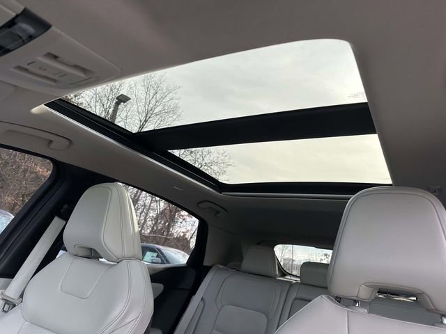 Used 2023 Nissan Ariya AWD image 14