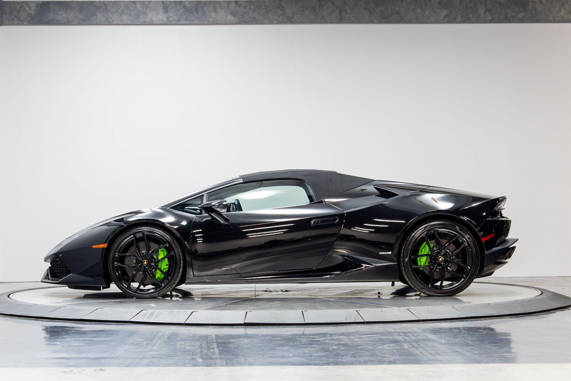 Used 2017 Lamborghini Huracan LP 610-4 AWD/4WD image 34