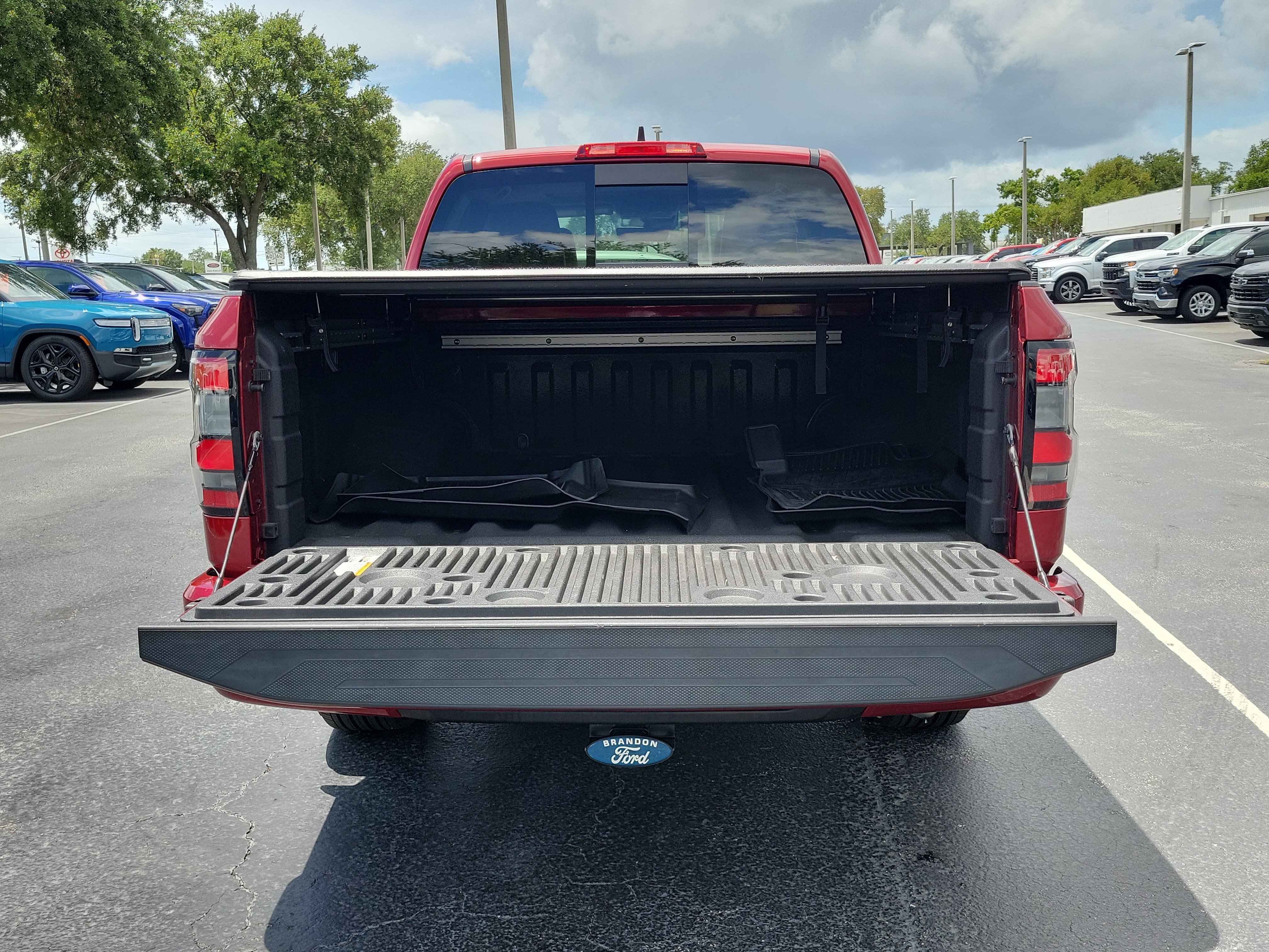 Used 2024 Nissan Frontier SL w/ Technology Package RWD image 11