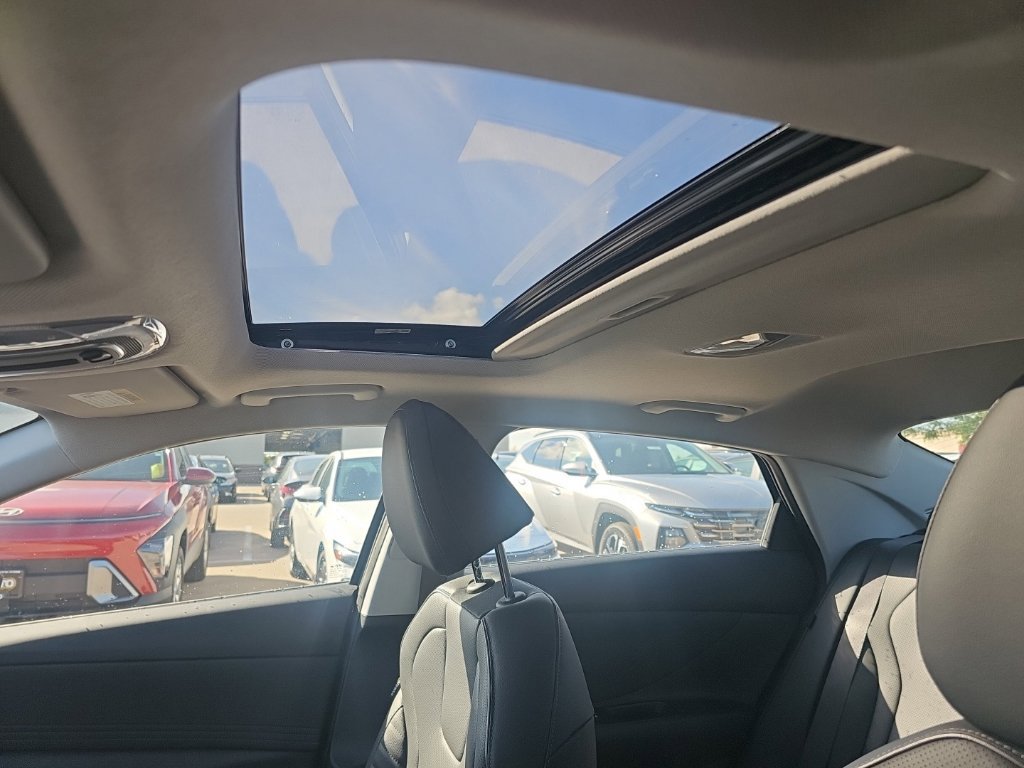 New 2026 Hyundai Elantra Limited FWD image 27