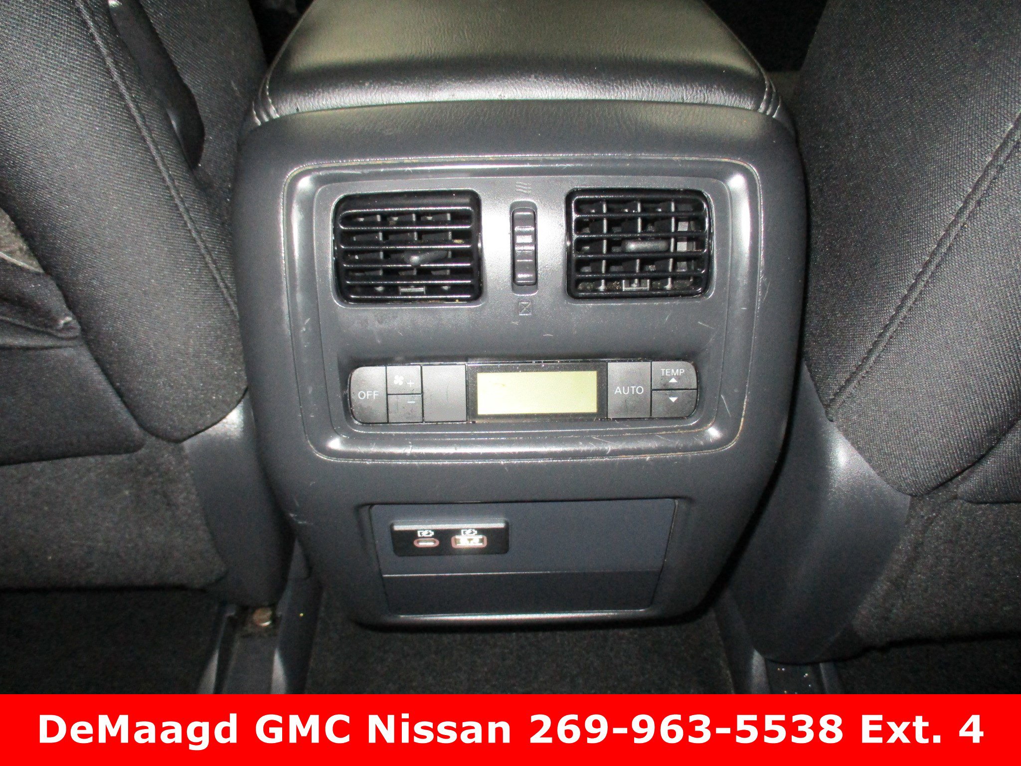 Used 2019 Nissan Pathfinder S image 27