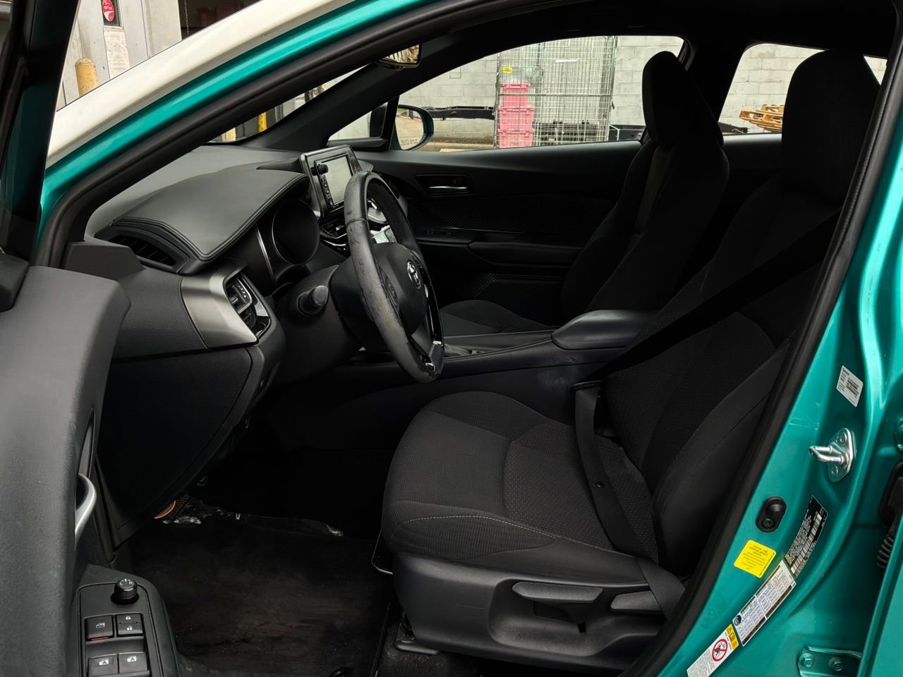 Used 2018 Toyota C-HR XLE FWD image 10