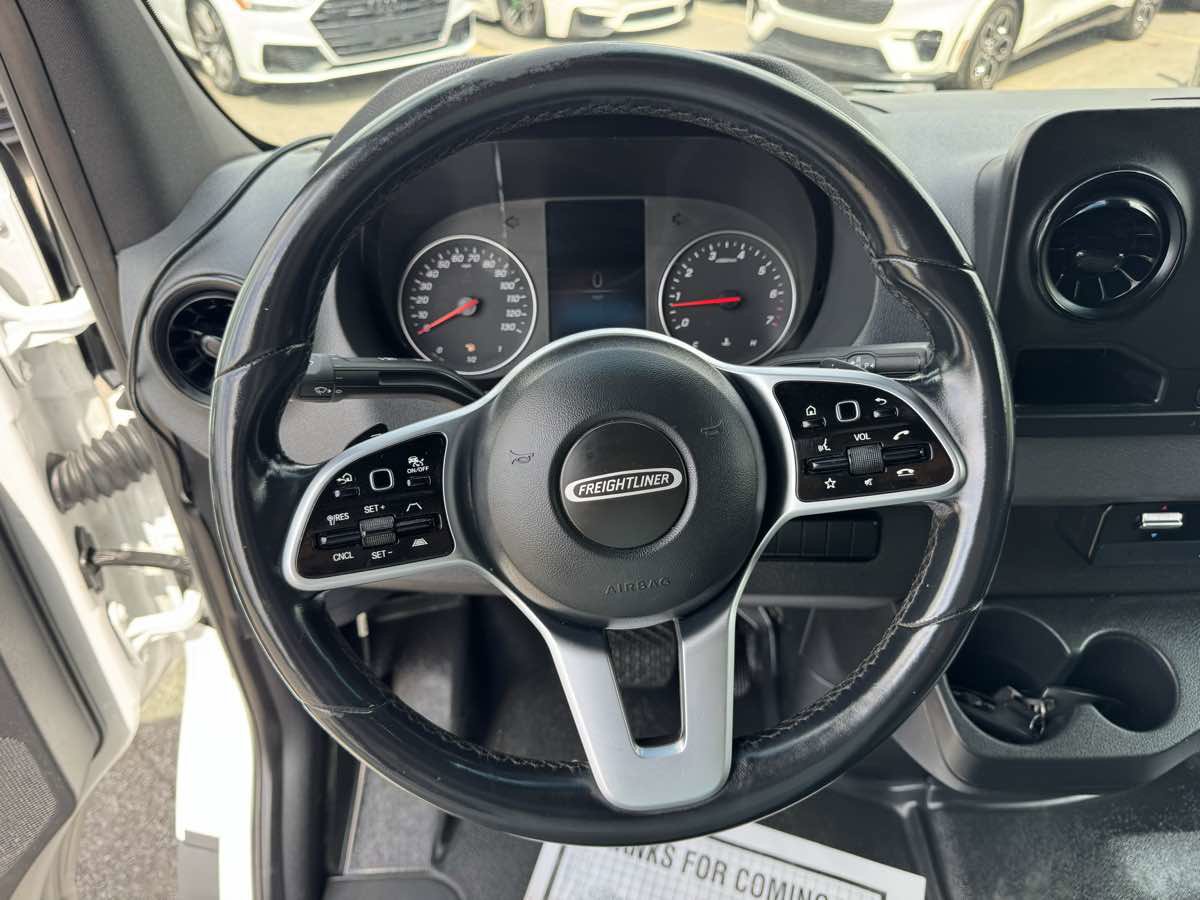 Used 2021 Freightliner Sprinter 2500 RWD image 12