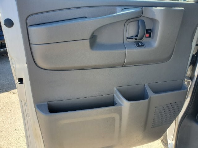 Used 2015 Chevrolet Express 2500 LT w/ LT Preferred Equipment Group RWD image 6
