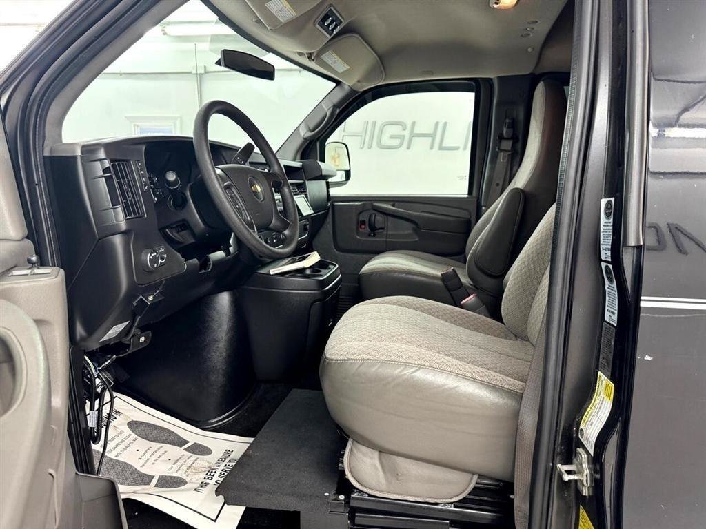 Used 2014 Chevrolet Express 2500 LT w/ LT Preferred Equipment Group RWD image 7