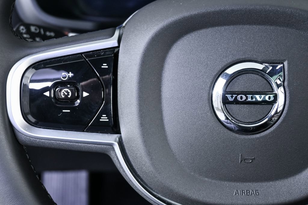 Used 2025 Volvo V60 B5 Cross Country Plus image 10