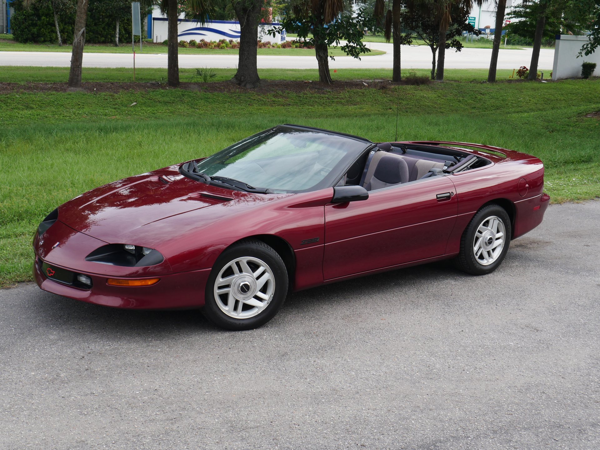 Used 1994 Chevrolet Camaro Z28 RWD image 8