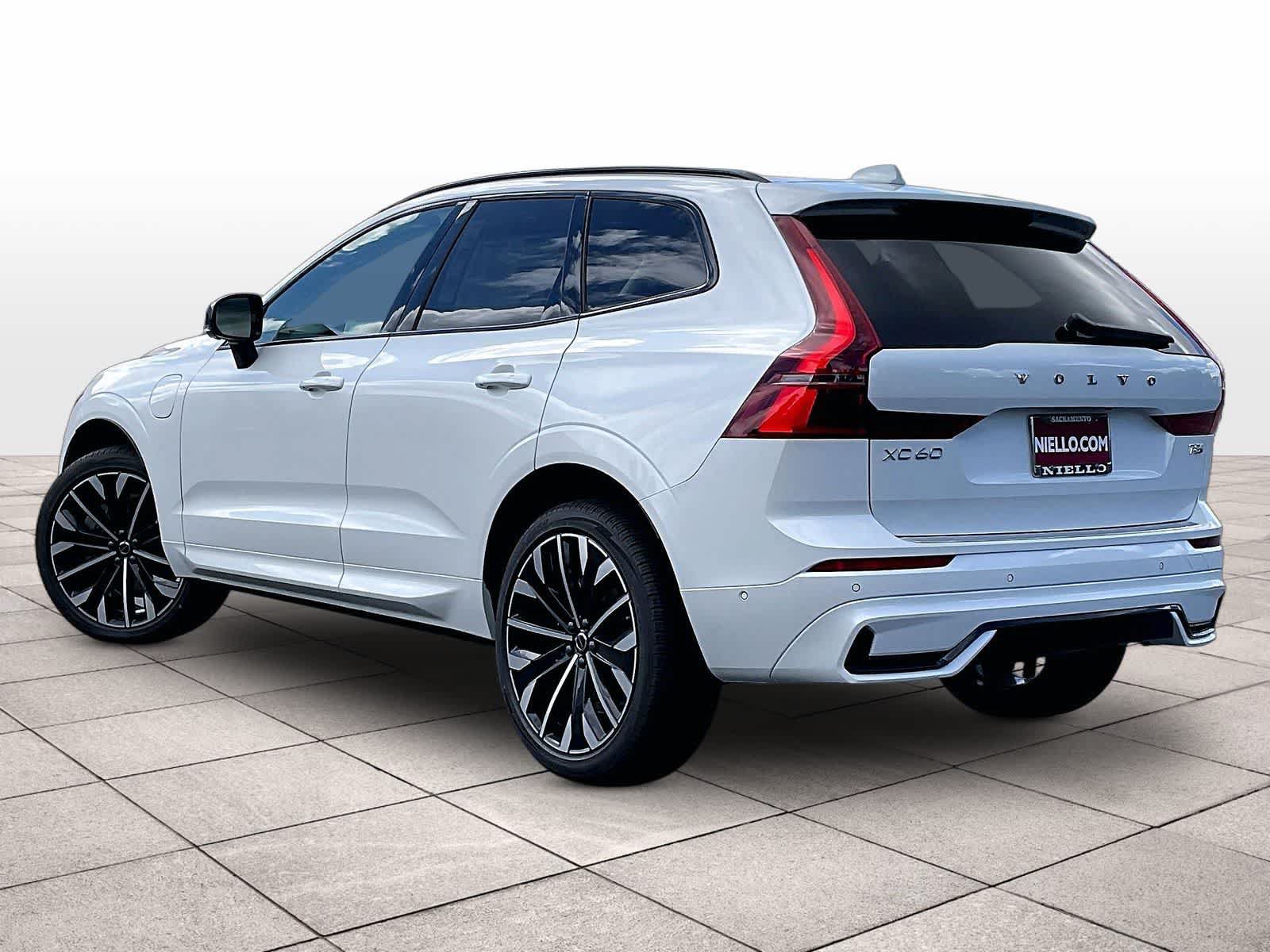 New 2026 Volvo XC60 T8 Ultra w/ Protection Package Premier AWD/4WD image 3