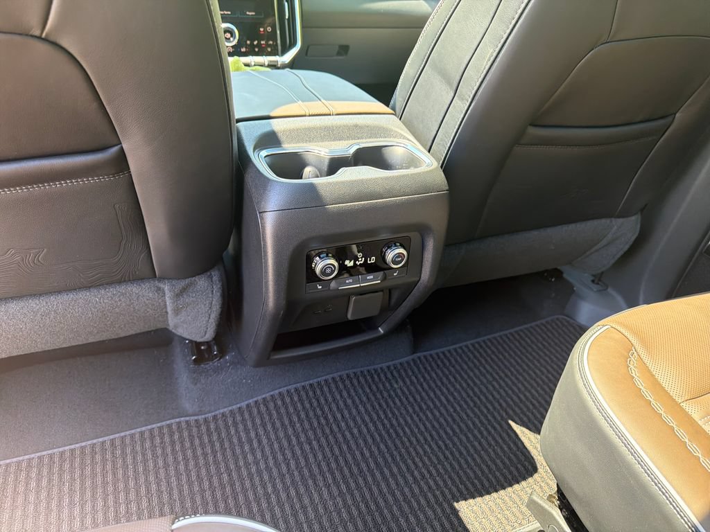 New 2026 GMC Acadia Denali Ultimate AWD/4WD image 23