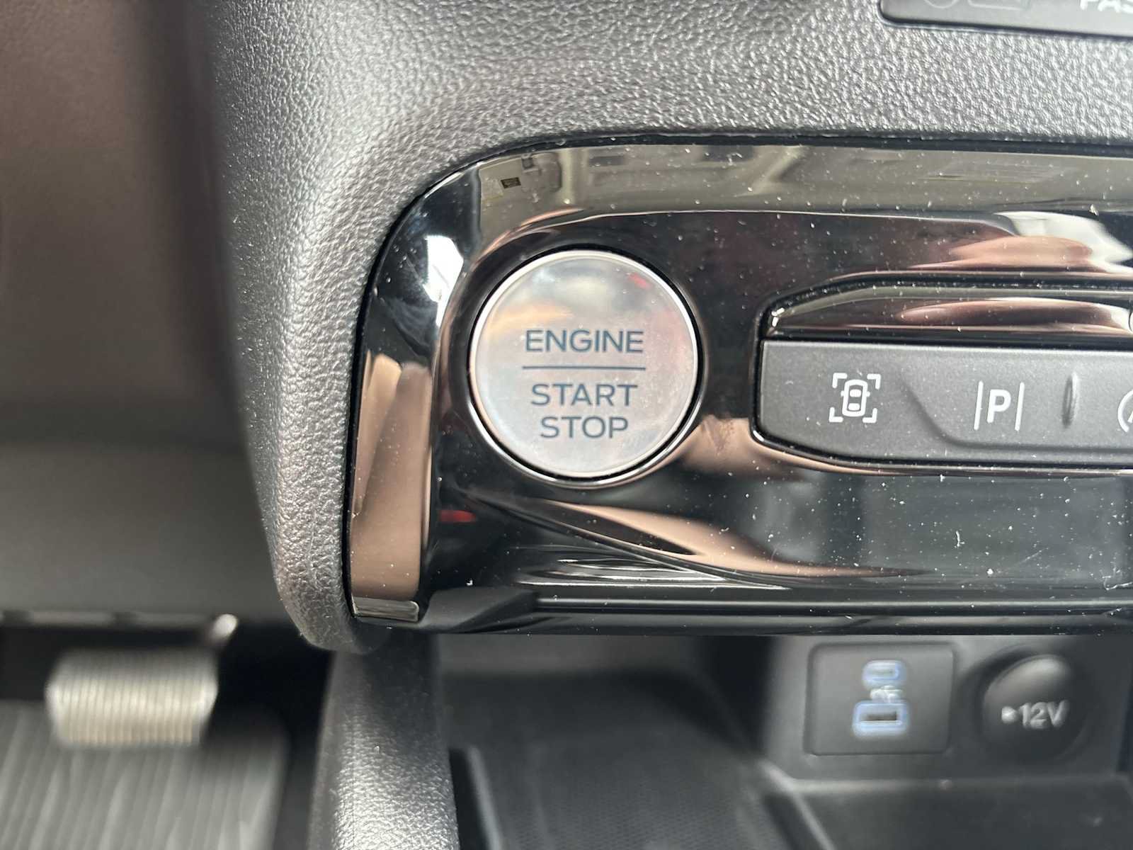 Used 2023 Ford Escape Platinum w/ Premium Technology Package AWD/4WD image 18