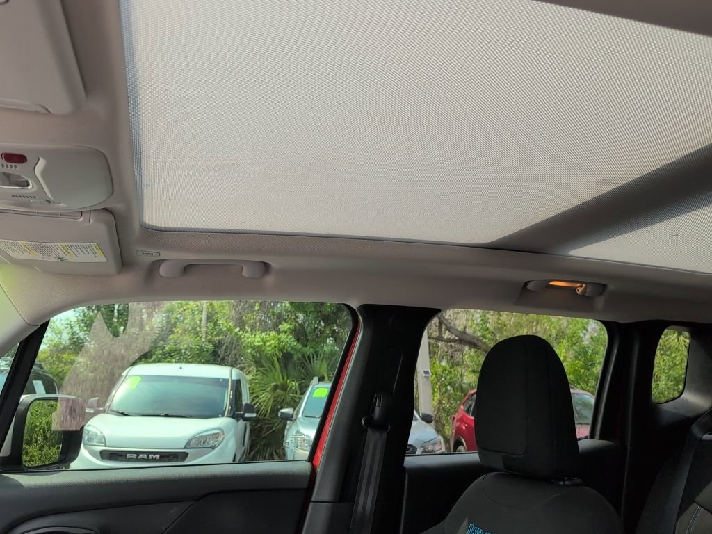 Used 2021 Jeep Renegade Latitude w/ Convenience Group image 10