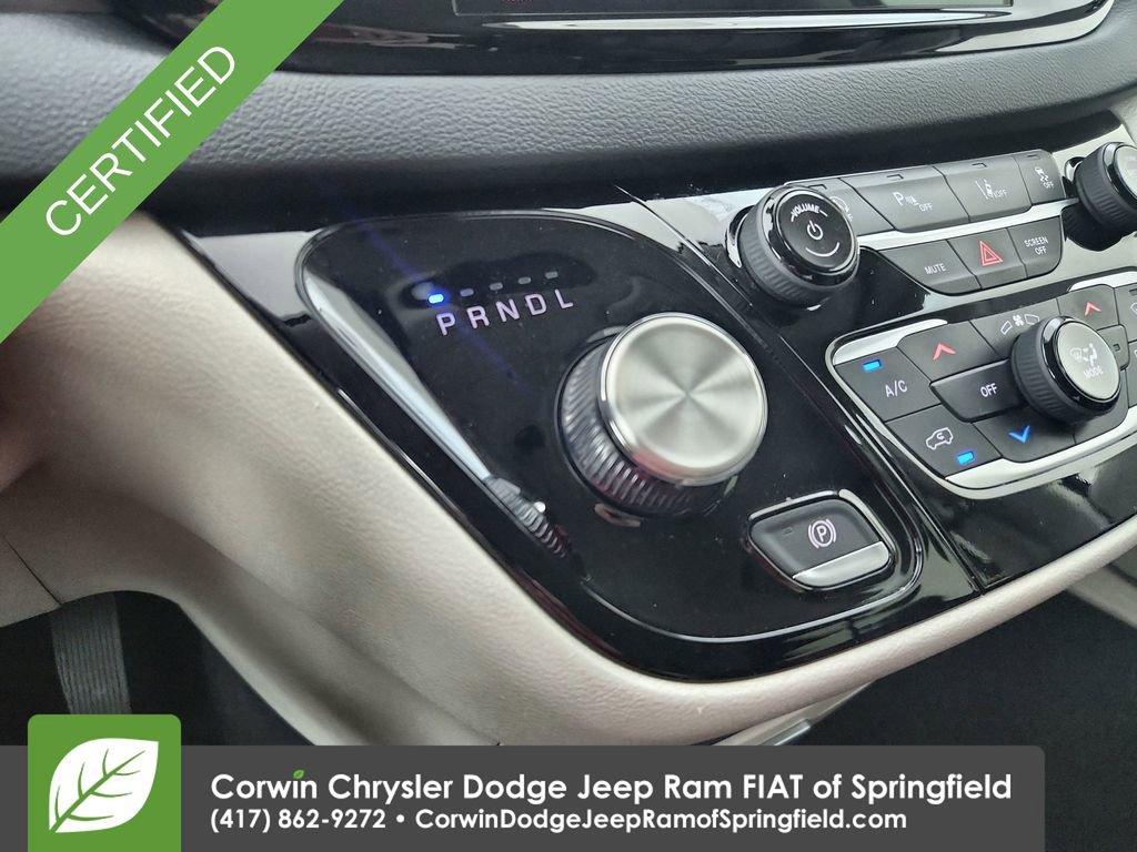Certified 2023 Chrysler Pacifica Touring-L image 28