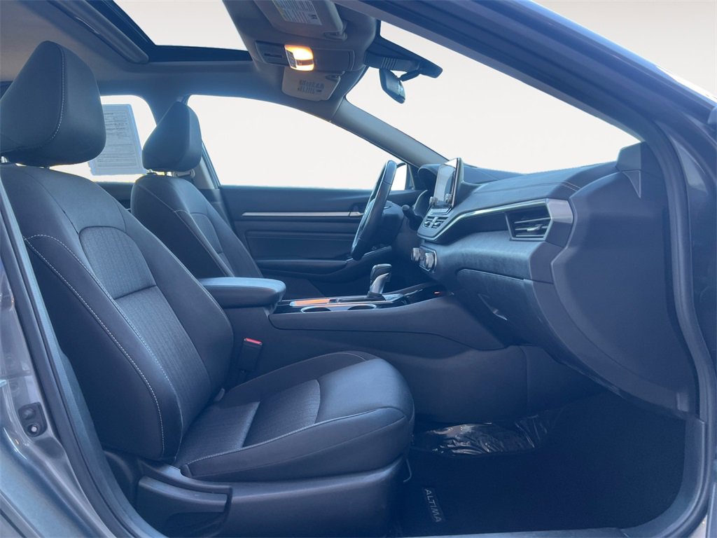 Used 2022 Nissan Altima 2.5 SV w/ SV Premium Package image 15
