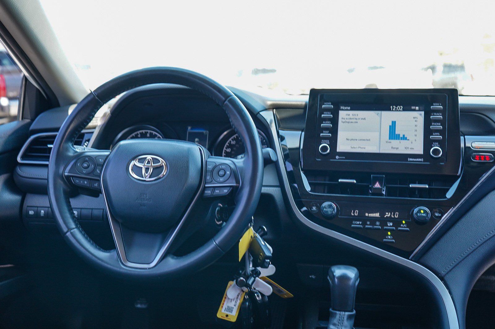 Used 2023 Toyota Camry SE w/ Protection Package (Q2) (TMS) FWD image 14